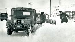 Land Rover Defender Special - widok z przodu