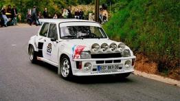 Renault 5 - przód - inne ujęcie