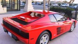 Ferrari Testarossa - prawy bok