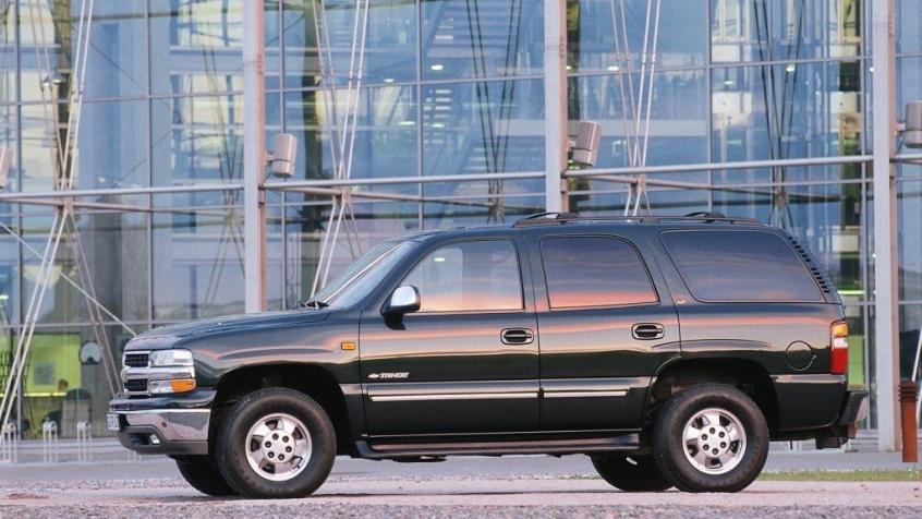 Chevrolet Tahoe GMT840 5.3 i V8 288KM 212kW 1999-2004