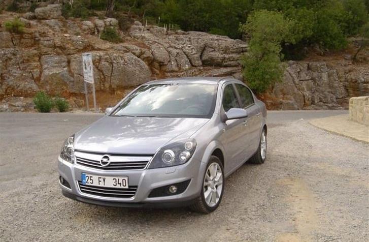 Opel Astra H Sedan 1.8 i 16V 125KM 92kW 2007