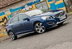 Volvo V60 I Kombi 2.0 T5 240KM 177kW 2010-2013 - Oceń swoje auto