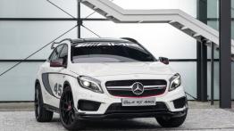 Mercedes GLA 45 AMG Concept (2013) - widok z przodu