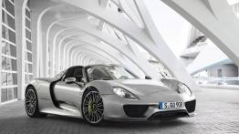 Porsche 918 Spyder (2014) - widok z przodu