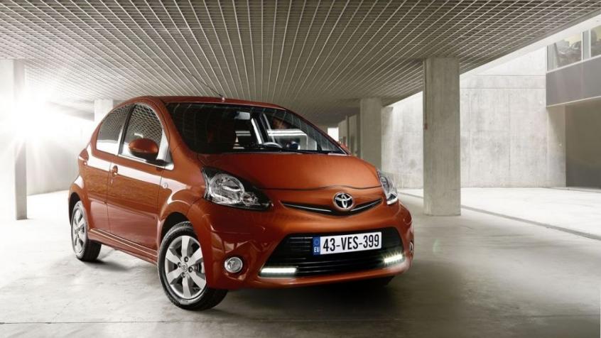 Toyota Aygo I Hatchback 5d Facelifting 1.0 VVT-i 68KM 50kW 2012-2014