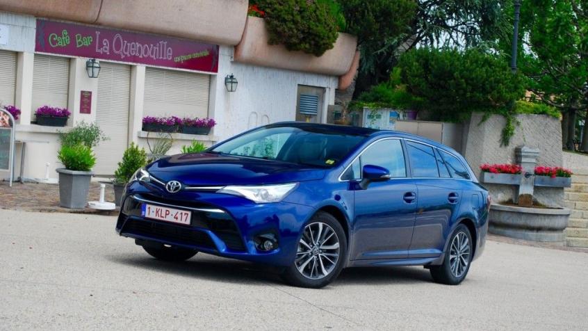 Toyota Avensis III Wagon Facelifting 2015 1.6 Valvematic 132KM 97kW 2015-2018