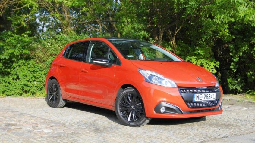 Peugeot 208 I Hatchback 5d Facelifting 1.2 PureTech 82KM 60kW 2015-2019