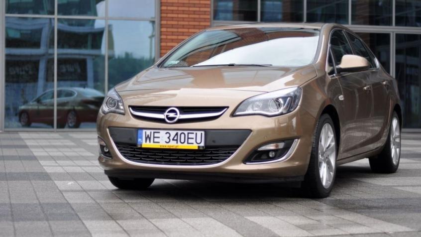 Opel Astra J Sedan 1.6 SIDI Turbo ECOTEC 170KM 125kW 2013-2019