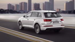 Audi Q7 II (2015) - widok z tyłu