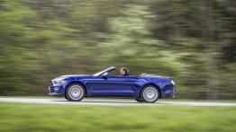 Ford Mustang VI Cabrio EcoBoost (2015) - wersja europejska - lewy bok