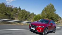 Mazda CX-3 SKYACTIV-G AWD (2015) - widok z przodu