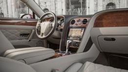 Bentley Flying Spur V8 (2014) - kokpit