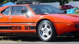 BMW M1 - prawy bok