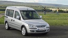 Opel Combo Tour - widok z przodu