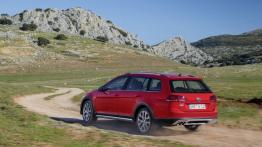 Volkswagen Golf VII Alltrack (2015) - widok z tyłu