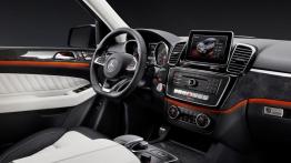 Mercedes GLE 250 d 4MATIC (W 166) 2016 - kokpit