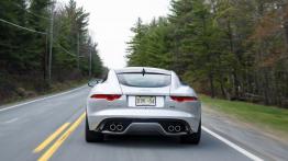 Jaguar F-Type AWD R Coupe (2016) - widok z tyłu