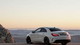 Mercedes CLA 45 AMG (2014) - widok z tyłu