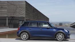 Mini Cooper D 2014 - wersja 5-drzwiowa - prawy bok