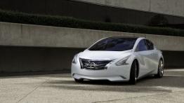 Nissan Ellure Concept - widok z przodu