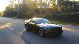 Ford Mustang 2013 - prawy bok