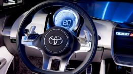 Toyota NS4 Plug-in Hybrid Concept - kierownica