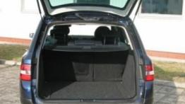 Fiat Stilo Multi Wagon 1.9 JTD Dynamic - tył - bagażnik otwarty