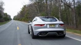 Jaguar F-Type AWD R Coupe (2016) - widok z tyłu