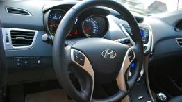 Hyundai Elantra V Sedan 1.6 D-CVVT MPI 132KM - galeria redakcyjna - kierownica