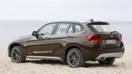 BMW X1 - lewy bok