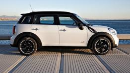 Mini Countryman - prawy bok