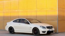 Mercedes C63 AMG Coupe 2012 - prawy bok