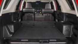 Toyota 4Runner V Facelifting (2014) - tylna kanapa złożona, widok z bagażnika
