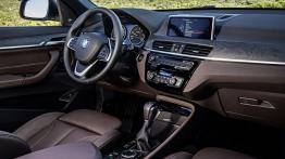 BMW X1 II xDrive20d (2016) - kokpit