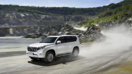 Toyota Land Cruiser 2.8 D-4D (2016) - widok z przodu