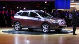 Nissan Rogue - prawy bok