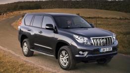 Toyota Land Cruiser 2010 - widok z przodu