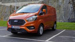 Nowy Ford Transit i Tourneo PHEV / MHEV – czy hybryda da Ci zarobić?