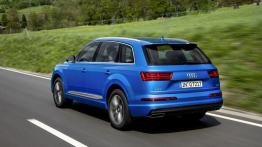 Audi Q7 II (2015) - widok z tyłu