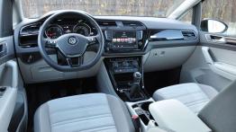 Volkswagen Touran 2.0 TDI - Solidny kawał przestrzeni