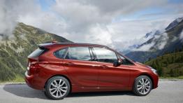 BMW 218d Active Tourer (2014) - prawy bok