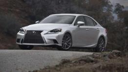 Lexus IS - wbrew tradycji i utartym stereotypom