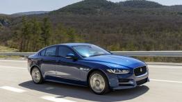 Jaguar XE 2.5t R-Sport Bluefire (2015) - prawy bok