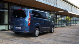 Nowy Ford Transit i Tourneo PHEV / MHEV – czy hybryda da Ci zarobić?