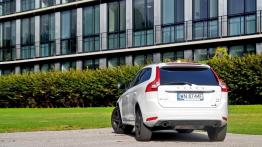 Volvo XC60 Facelifting 3.0 T6 304KM - galeria redakcyjna - widok z tyłu