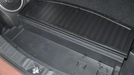 Mitsubishi Outlander III 2.2 DI-D - galeria redakcyjna - schowek w bagażniku