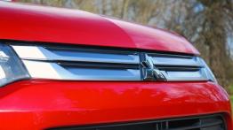 Mitsubishi Outlander III Facelifting - galeria redakcyjna - grill