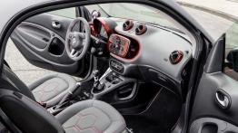 Smart fortwo III (2015) - widok ogólny wnętrza z przodu