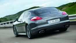 Porsche Panamera Turbo S - widok z tyłu