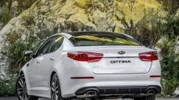 Kia Optima Facelifting (2014) - widok z tyłu